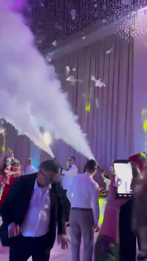 CO2 guns la petreceri în București: energia de club